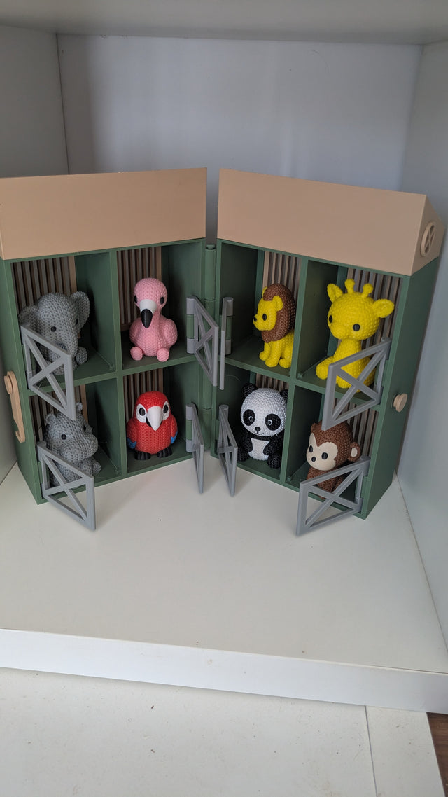 Zoo Building + 2 Animals